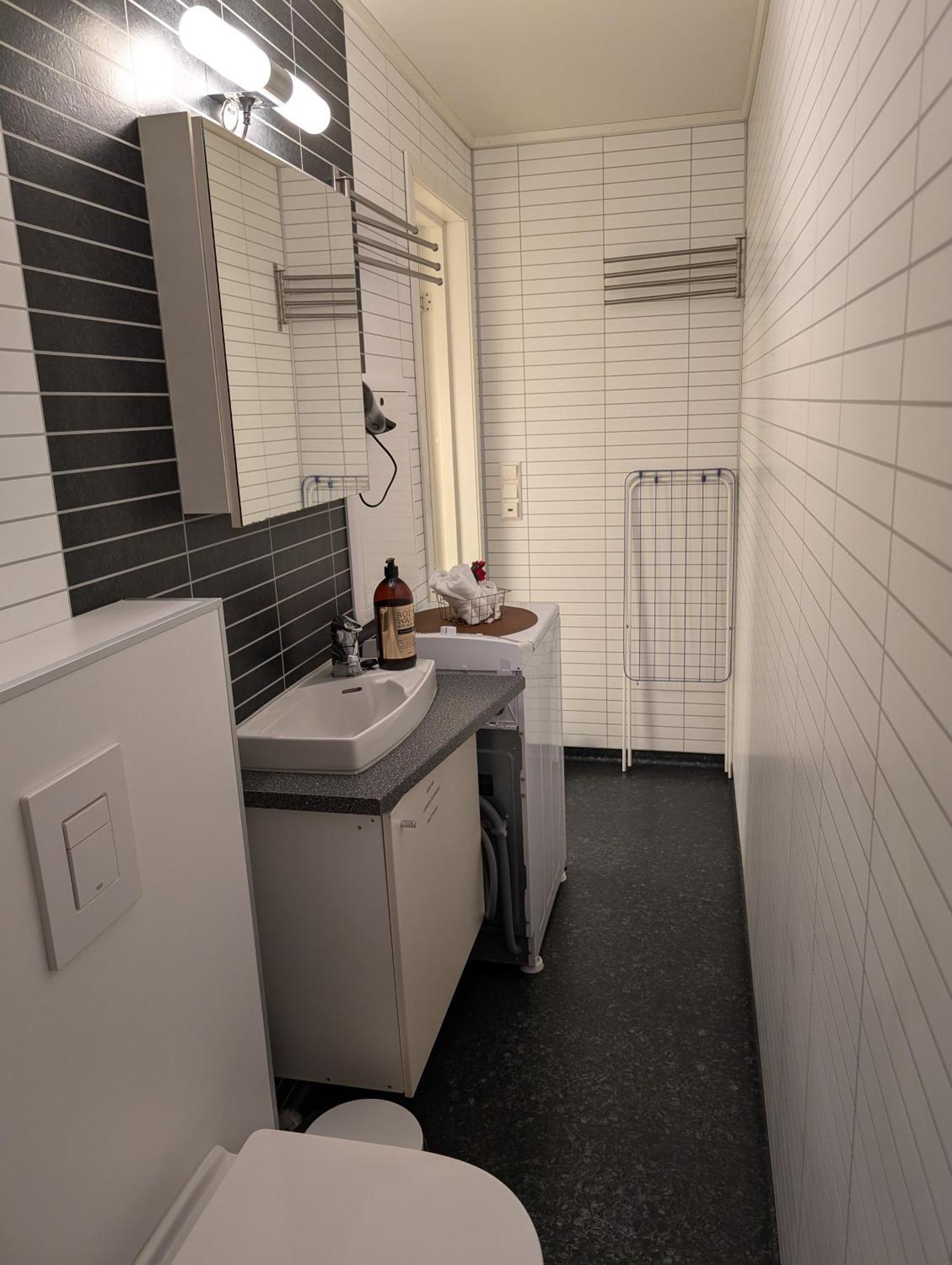 Close To Center And Airport Апартаменты *